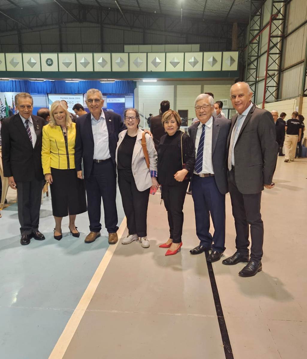 DIRETORES DA FAMEMA PARTICIPAM DE EVENTO COMEMORATIVO DA FATEC POMPEIA